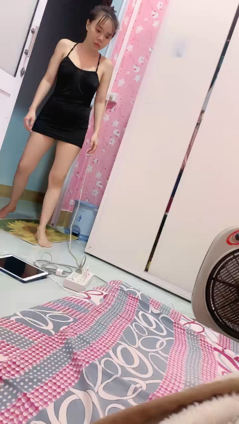 Chịch em idol liveshow đầm đen hai dây - sex vn